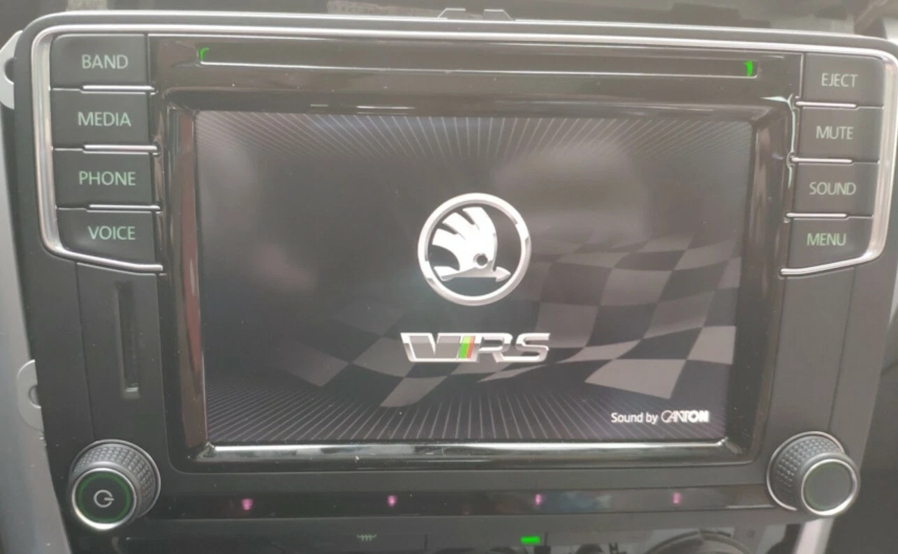 Repair Service fix Restarting Screen VW Skoda 5C0035680C /E/ G MiB2 Headunit